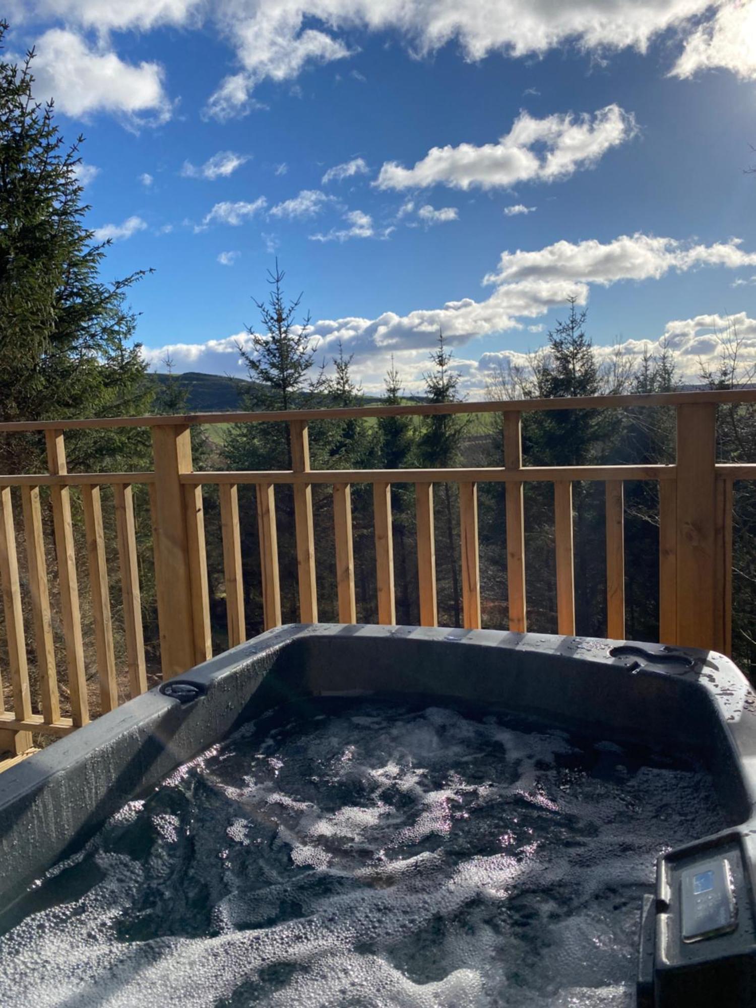 Acorn Lodge With Hot Tub Cupar Exterior foto